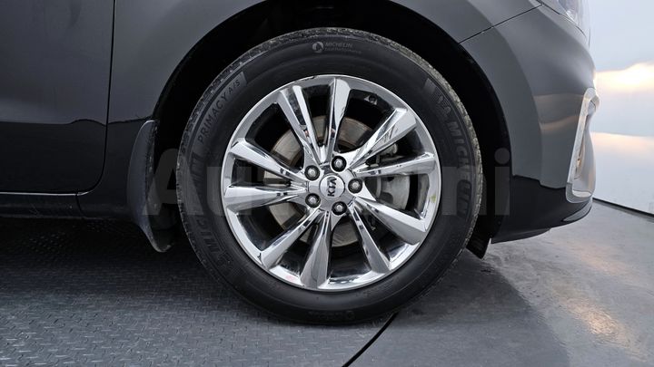 Kia Carnival 2020 — 5