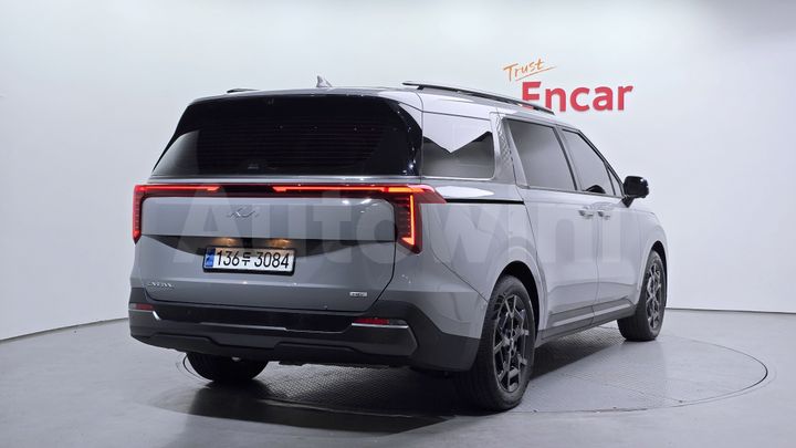 Kia Carnival 2025 — 2