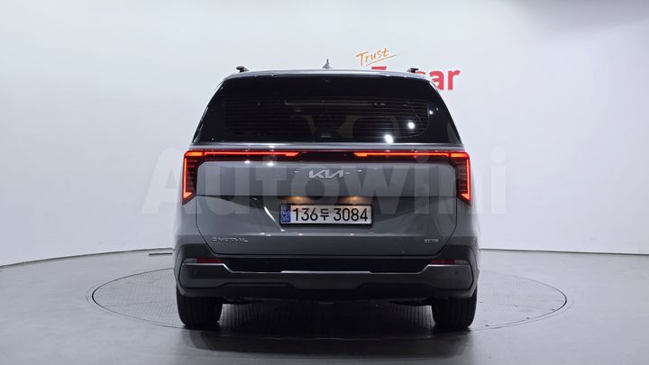 Kia Carnival 2025 — 4