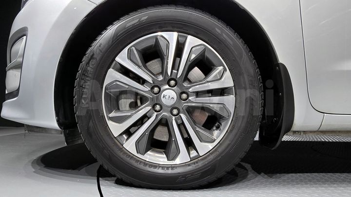 Kia Carnival 2019 — 5