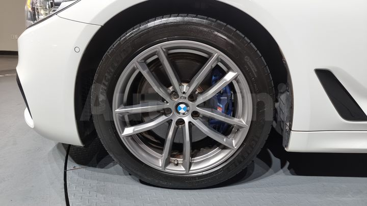 BMW 5 Series 2018 — 5