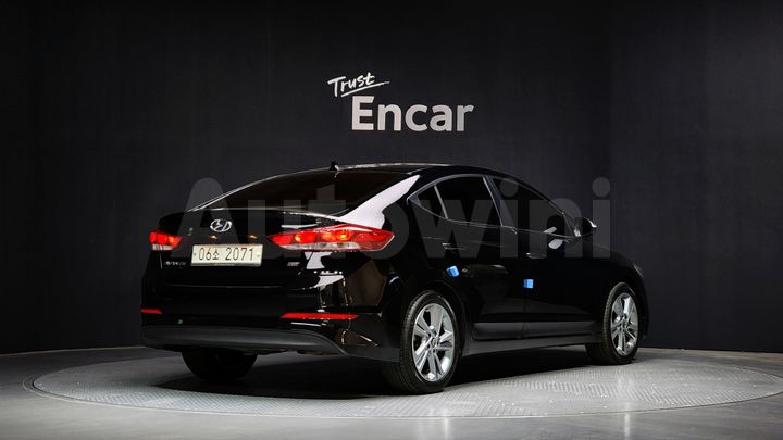 Hyundai Avante 2017 — 2