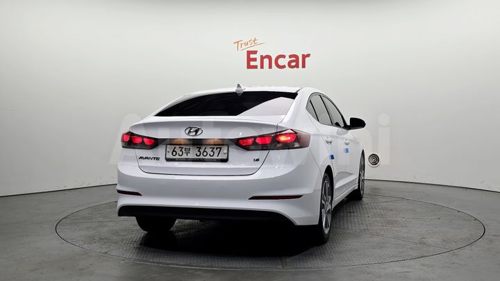 Hyundai Avante 2018 — 4
