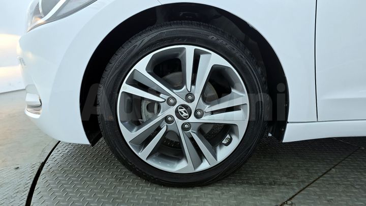 Hyundai Avante 2018 — 5