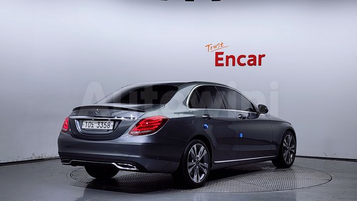 Mercedes Benz C Class 2018 — 2