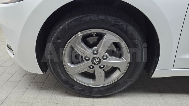 Hyundai Avante 2017 — 5