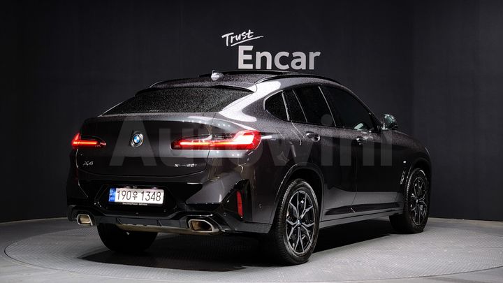 BMW X4 2023 — 2