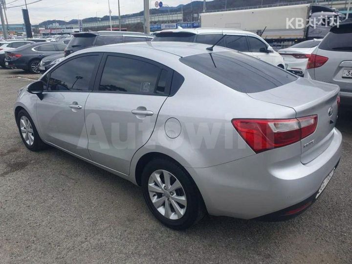 Kia Pride 2013 — 3