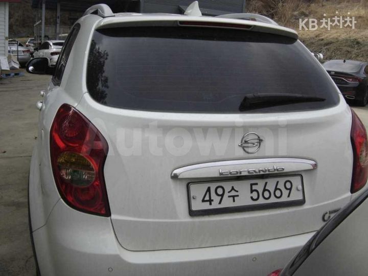 KGM (Ssangyong) Korando 2011 — 3