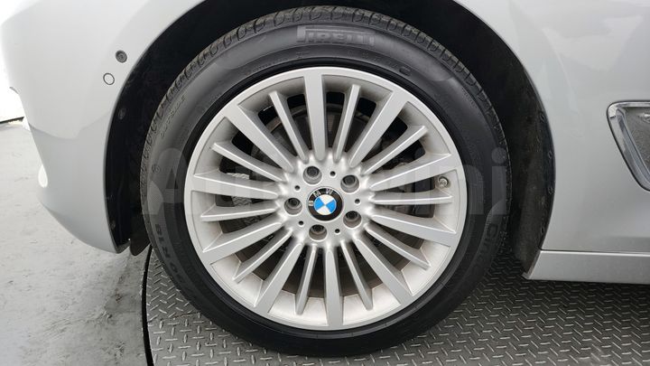 BMW 3 Series 2020 — 5