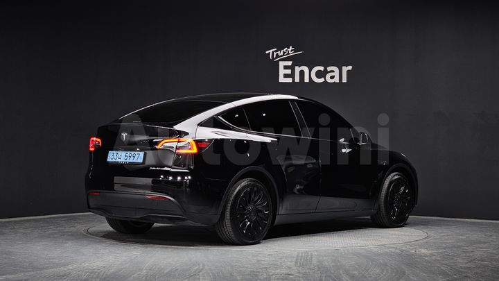 Tesla Model Y 2022 — 2