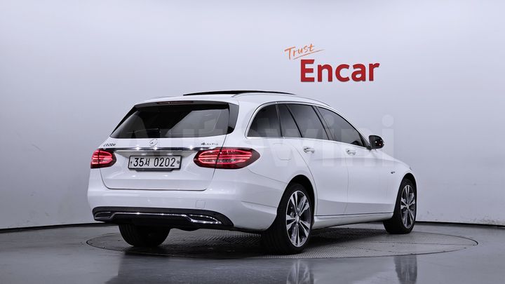 Mercedes Benz C Class 2016 — 2