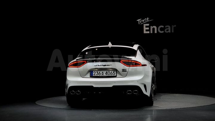 Kia Stinger 2018 — 4