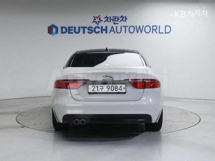 Jaguar XF 2017 — 4