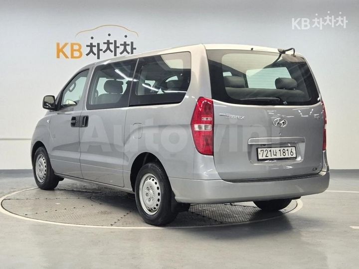 Hyundai Starex 2011 — 2
