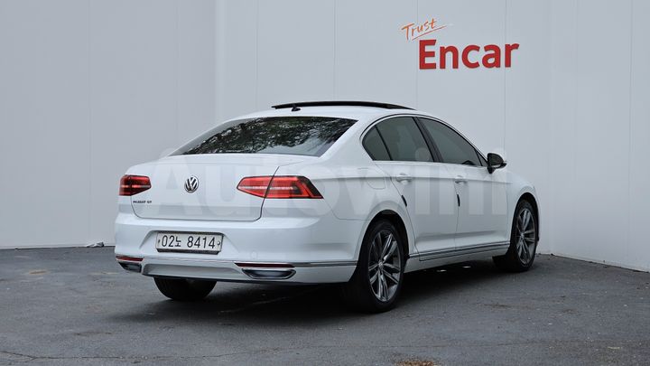 Volkswagen Passat 2018 — 2