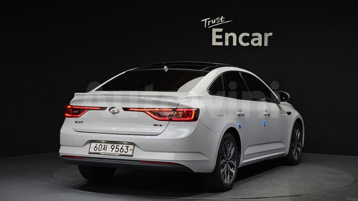Renault SM6 2017 — 2