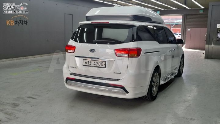 Kia Carnival 2017 — 2
