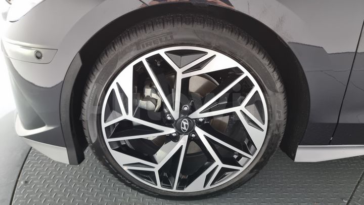 Hyundai Ioniq 2023 — 5