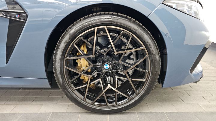 BMW M8
