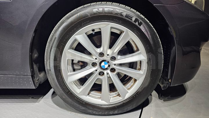 BMW 5 Series 2012 — 5