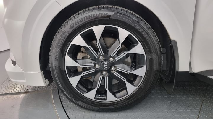 Kia Carnival 2021 — 5