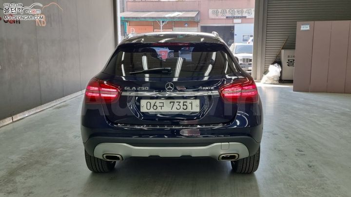 Mercedes Benz GLA Class 2018 — 4