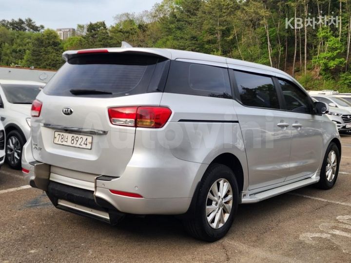 Kia Carnival 2015 — 4