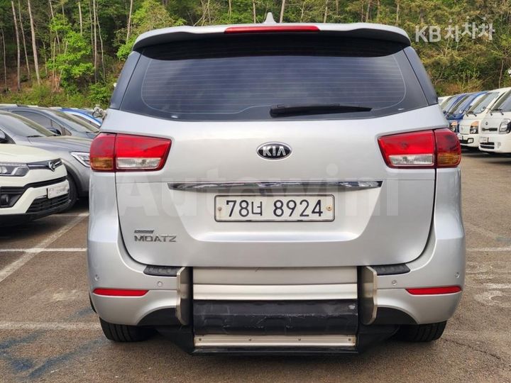 Kia Carnival 2015 — 5