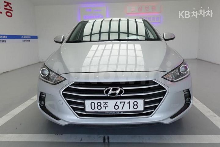 Hyundai Avante 2017 — 2