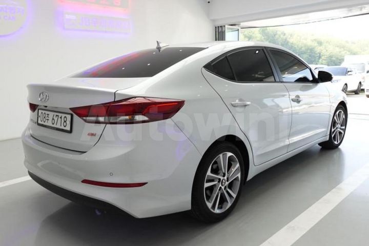 Hyundai Avante 2017 — 4