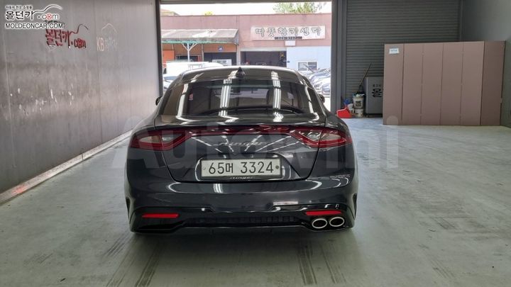 Kia Stinger 2018 — 4
