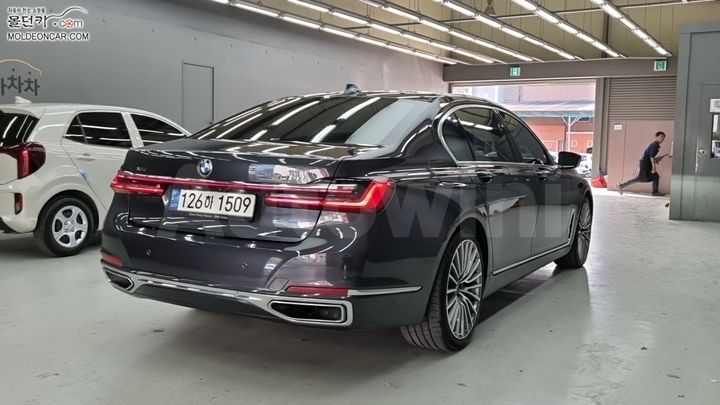 BMW 7 Series 2021 — 2