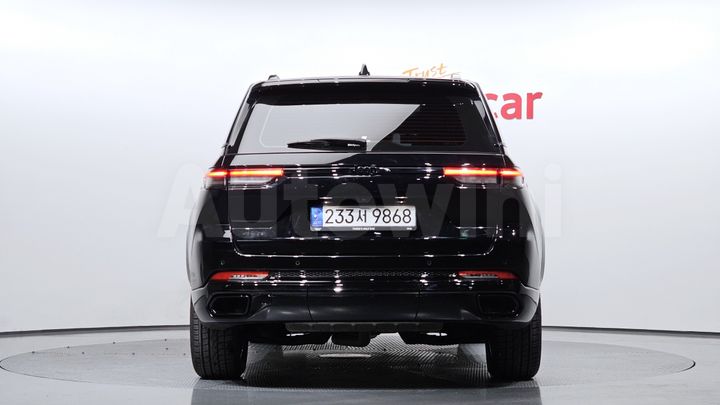 Jeep Cherokee 2023 — 4