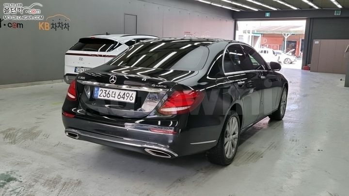 Mercedes-Benz E Class 2017 — 2