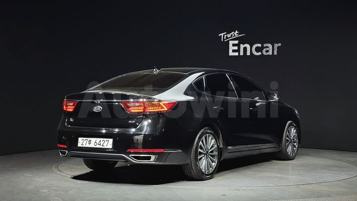 Kia K7 2018 — 2