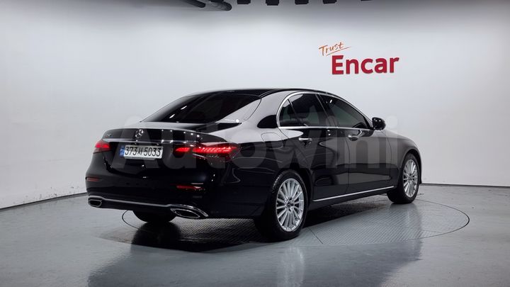 Mercedes Benz E Class 2022 — 2