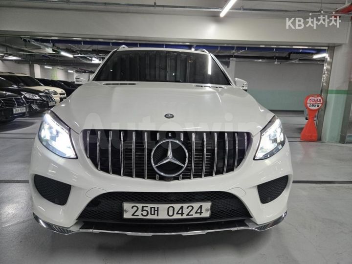 Mercedes Benz GLE Class 2016 — 2