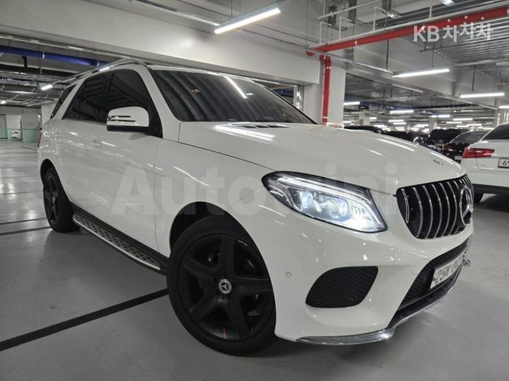 Mercedes Benz GLE Class 2016 — 3