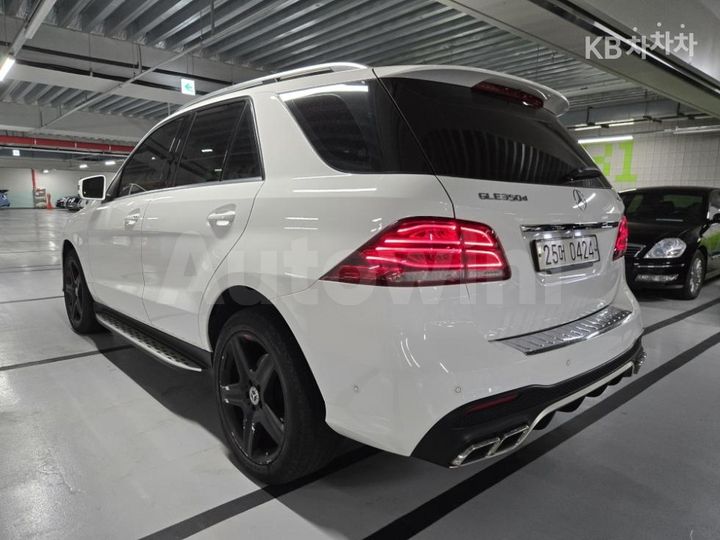 Mercedes Benz GLE Class 2016 — 5