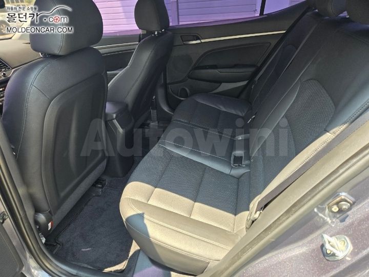 Hyundai Avante 2017 — 5