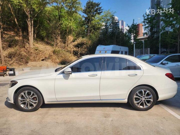 Mercedes-Benz C Class 2016 — 2