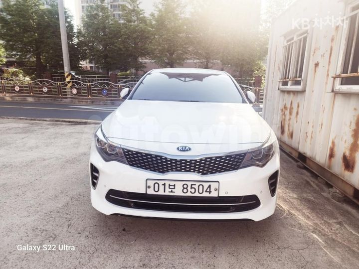 Kia K5 2017 — 2