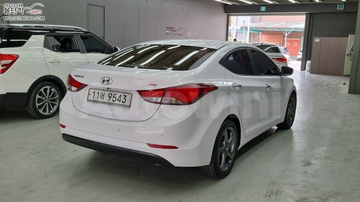 Hyundai Avante 2015 — 2
