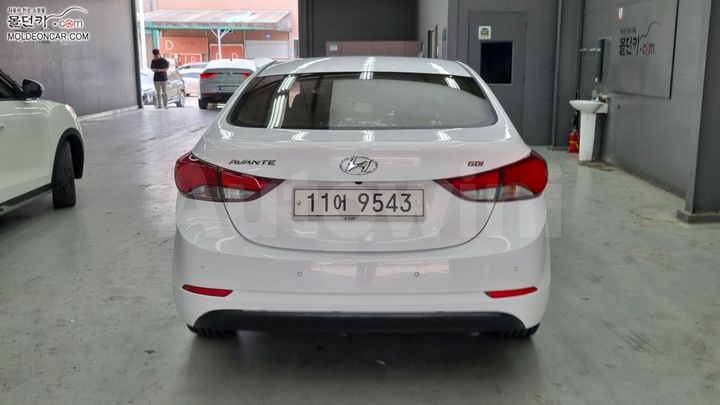 Hyundai Avante 2015 — 4