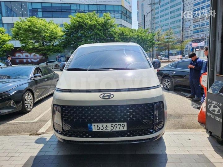 Hyundai Staria 2022 — 2