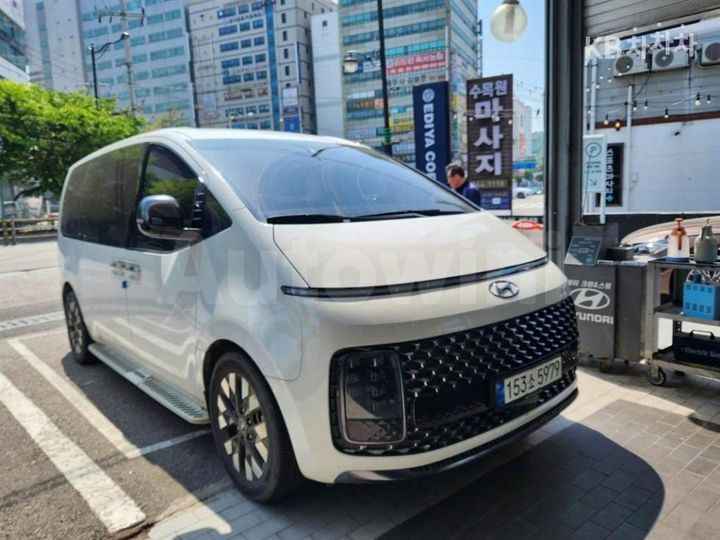 Hyundai Staria 2022 — 3