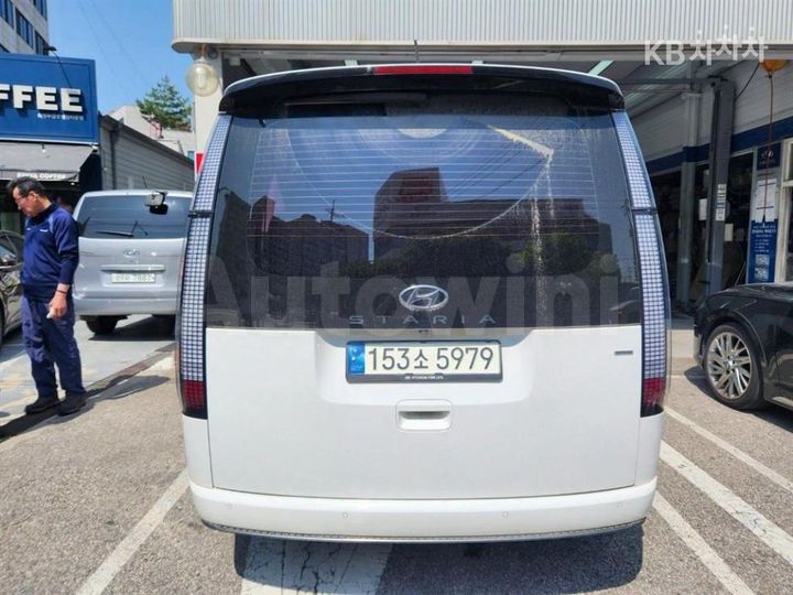 Hyundai Staria 2022 — 5