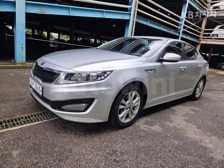 Kia K5 2011 — 2