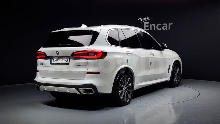 BMW X5 2021 — 2